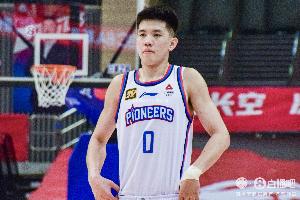 状态不错！林庭谦打满首节7中4拿到10分 另有3助2断&三分3中1