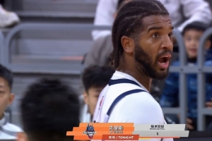 喋喋不休！克里斯造成杀伤后不停抱怨 被吹技犯送徐杰1分