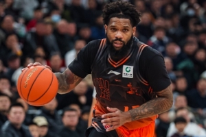 鲁媒：山东男篮慢慢找回了感觉 外援状态尤其是鲍威尔在复苏