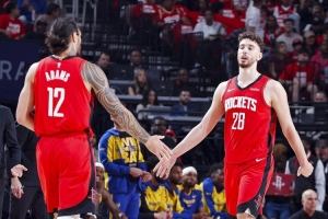 优势巨大！火箭篮板48-25净胜湖人23个 前场篮板17-7