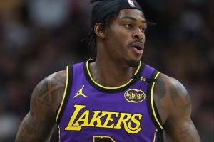 湖记：自从范德彪重回轮换阵容后 湖人队的实力确实得到了提升