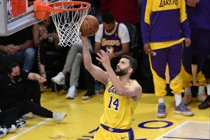 上来遛遛弯~克莱伯出战6分钟4投1中 拿到2分1助1断1帽1冲突