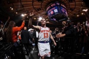 科勒克16分9助！马布里：你的表现是纽约圣诞大战的经典瞬间之一