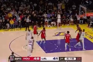 意外之喜！范德比尔特底角三分&飞身补篮个人连拿5分