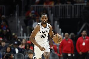 打你就来劲！哈里森·巴恩斯空位三分+慢三步上篮连砍5分！