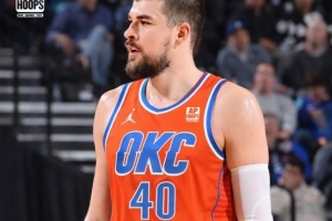 船媒：切特哈滕都不够强 雷霆把选秀权还给快船换取祖巴茨？