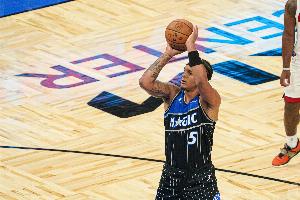 你不支楞指望谁？班凯罗13中4得13分3板2助2断1帽 三分2中0