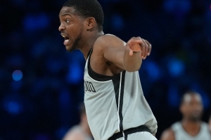 明天马刺VS爵士：福克斯因左内收肌紧张出战成疑