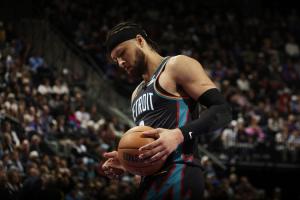 康宁汉姆谈输爵士：这根本不是我们应有的水平 必须要找出问题