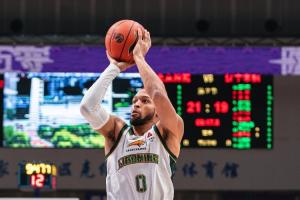 末节轰20分尽力了！辽宁外援布朗12中8拿下22分1板2助1断