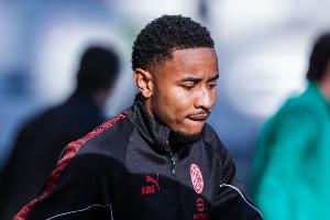 跟队记者：恩昆库已经收到了几份沙特球队的报价，但他不打算接受