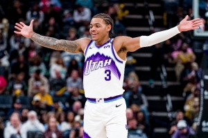 解说：基昂特·乔治在关键时刻已取代马尔卡宁 成为球队的第1人选