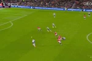 可惜！曼联前场抢断，舍什科劲射击中门框