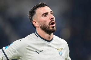 迪马：拉齐奥希望留住主力中卫，优先考虑续约吉拉和罗马尼奥利