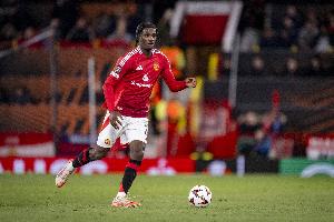 内维尔：曼联上半场踢得很好但变阵后有点怪 海文表现绝对出色