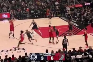 内线标配射程！大洛外线命中三分&克林根立马在弧顶回应