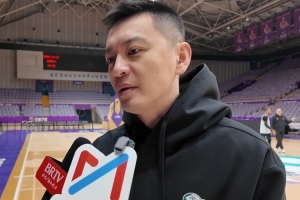 杨鸣谈连续南北方往返三连客：尊重规则 分配好体能 尽量避免伤病