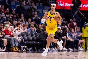 唯一能看的！内姆哈德13中7&三分7中4砍下18分4板8助 出现5失误