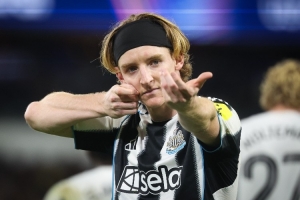 内维尔批戈登表现 卡拉格：不知道转会利物浦未遂是否影响了他