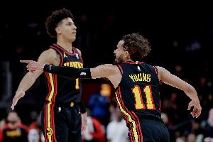 失误控制崩了！老鹰全队共21次失误 特雷·杨&杰伦·约翰逊各4次