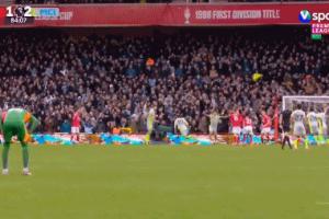 狂奔半场！谢尔基破门后，多纳鲁马跑向替补席与瓜帅拥抱庆祝