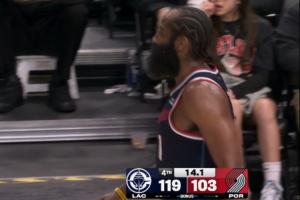 卢你是不是把我忘了？快船主力都下了😢只剩哈登打完垃圾时间