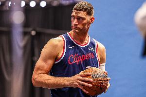 斯普利特：大洛&新秀大个尼德豪泽护框出色 我们在篮下没占到便宜