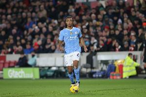 记者：阿克在曼城机会不多，为了世界杯有可能在冬窗租借加盟巴萨