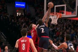 太炸裂了💥！小卡底角突破突然暴起 侧身单臂隔扣克林根！