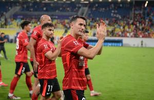 媒体人：上海海港和安永佳还没签，海港首选估计还是周定洋