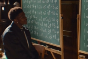 打广告顺便认个错？华子罚自己抄写两个黑板：我绝不会再吃T！