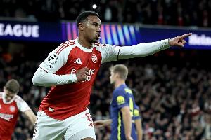 本赛季英超中卫评分榜：加布压塞内西居首，查洛巴、格伊在列