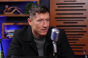 莱万澄清“希望梅西不是说空话”言论：我的意思是话语不会无意义