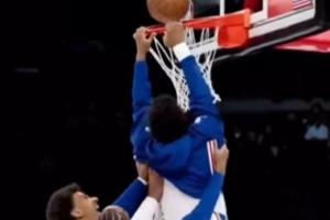 小钢炮生锈了！巴洛&马克西联手举起洛瑞助他扣篮 后者连续失败！