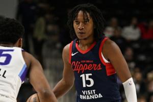 Shams：快船用双向合同签下后卫泰泰·华盛顿 G联盟场均34分