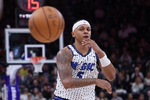 张佳玮：班凯罗本季定位模糊 他不太霸球权 魔术反而集体冲起来了