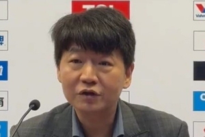 邱彪：大家今天拼得非常好 我很感动 为所有队员感到骄傲