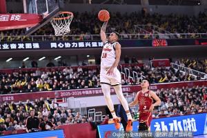 主攻手！广东外援奎因20中9拿到21分7助5断1帽 正负值+6