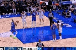 见鬼了！班凯罗第二次两罚不中 本场罚球4中0