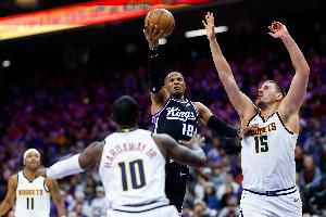 👀约基奇两节半达成三双 生涯第180个 差大O1个 差威少27个