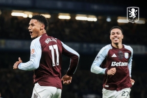 击败蓝军！维拉官方社媒晒海报，庆祝队史第三次11连胜