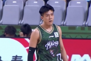 高效输出！黄荣奇14中8&三分4中2贡献19分5板3助