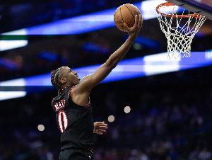 戴格诺特：马克西高位持球就必须重点盯防 他冲击力十足终结很棒