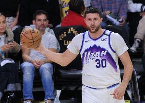 克住文班！努尔基奇12中6砍16分7板6助表现全面 其中三分5中2