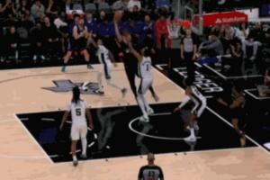 今天打得就是强硬！努尔基奇强打文班亚马 自投自抢补篮再中