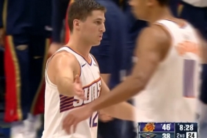 这哥们是真准！吉莱斯皮连进两记三分打停鹈鹕 本场外线已4中4