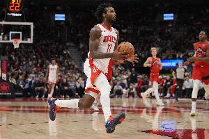 伊森公开表示想要首发位置？乌度卡：我从不介意球员表达自己想法