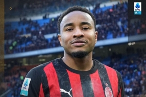 梅开二度，意甲官方：恩昆库当选米兰3-0维罗纳全场最佳球员