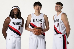 美媒：杨瀚森的未来就看明年1月 交易罗威或摆烂都会增加出场时间