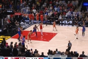 这就是球星！布伦森弧顶迎着防守命中领先三分球